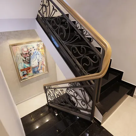 Comfort Rezidence In Hotel 4*