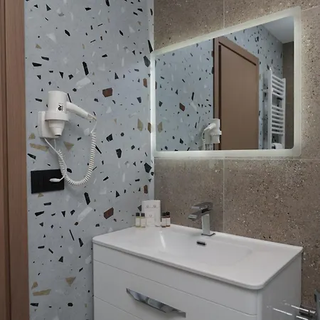 Szálloda Comfort Rezidence In Tirana